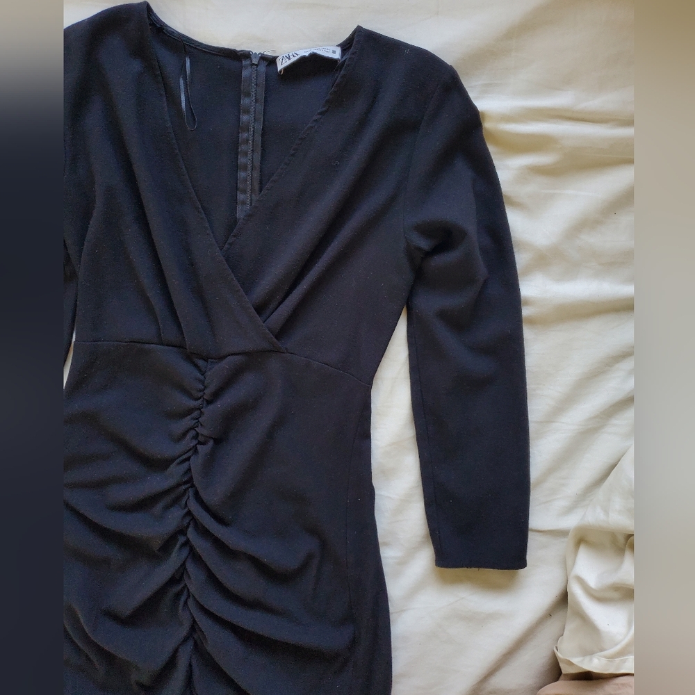 Zara Ruched Midi Dress - Picture 4 of 8